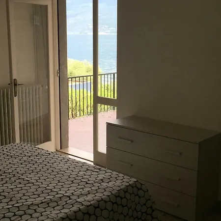 Casa Amelia شقة غارنانو